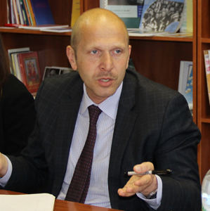 Мережа ЛЖВ та Глобальний Фонд зупинять епідемію ВІЛ в Україні найближчим часом